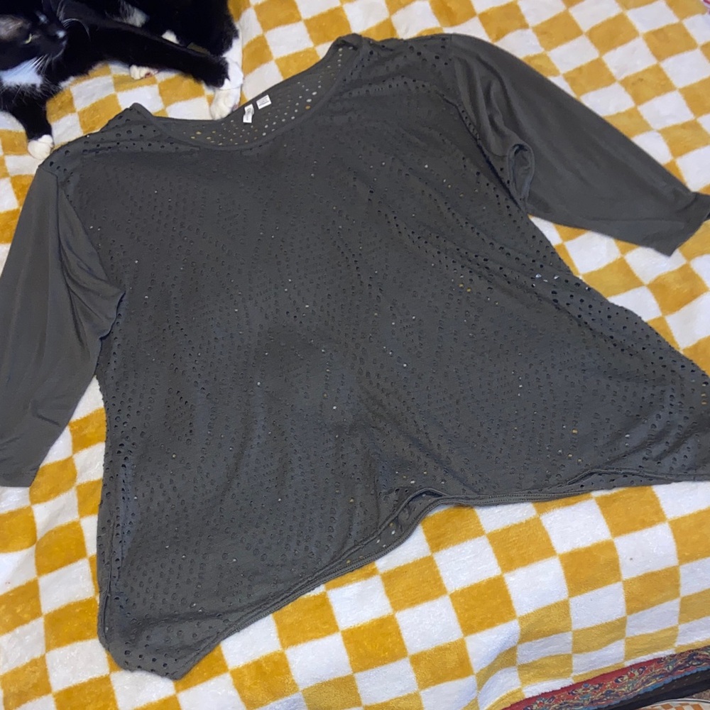 OLIVE GREEN HOLE BLOUSE Plus 18/20 Great Layering Coverup